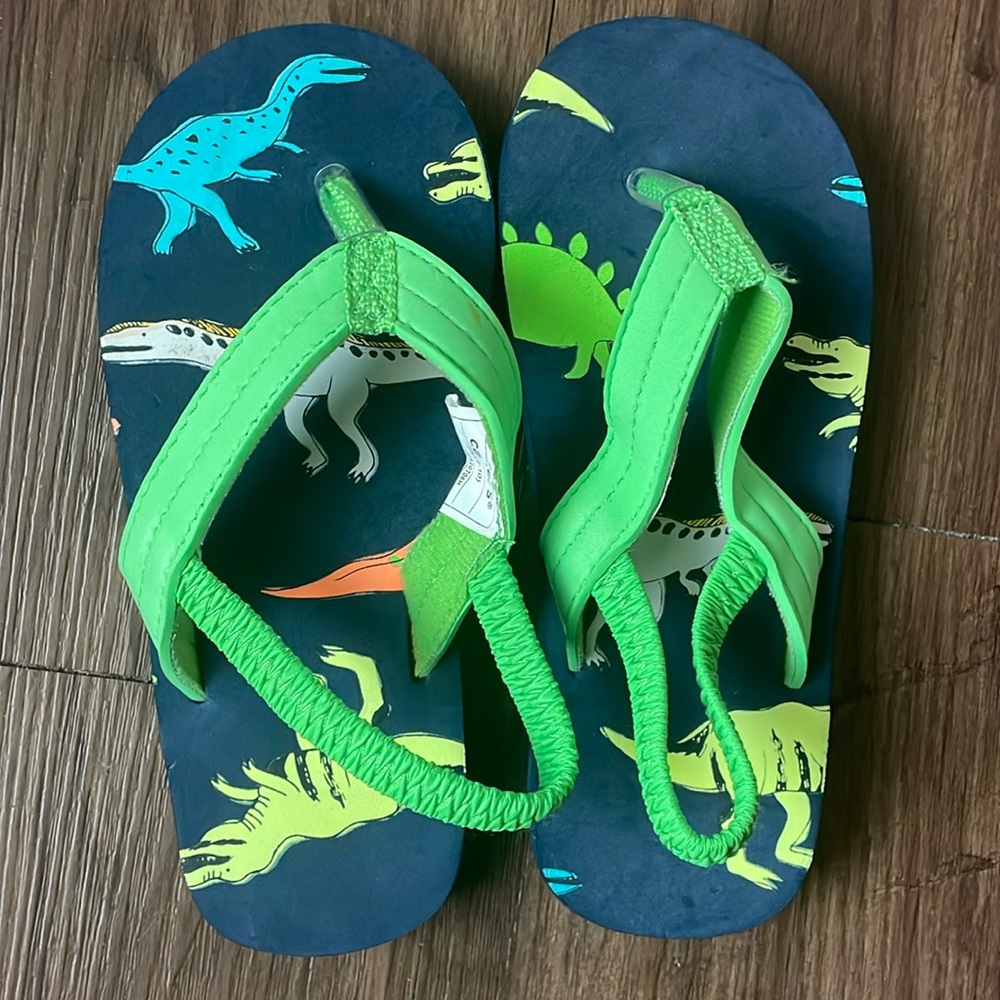 Carter’s boys Summer dinosaur sandals size  Large 9-10